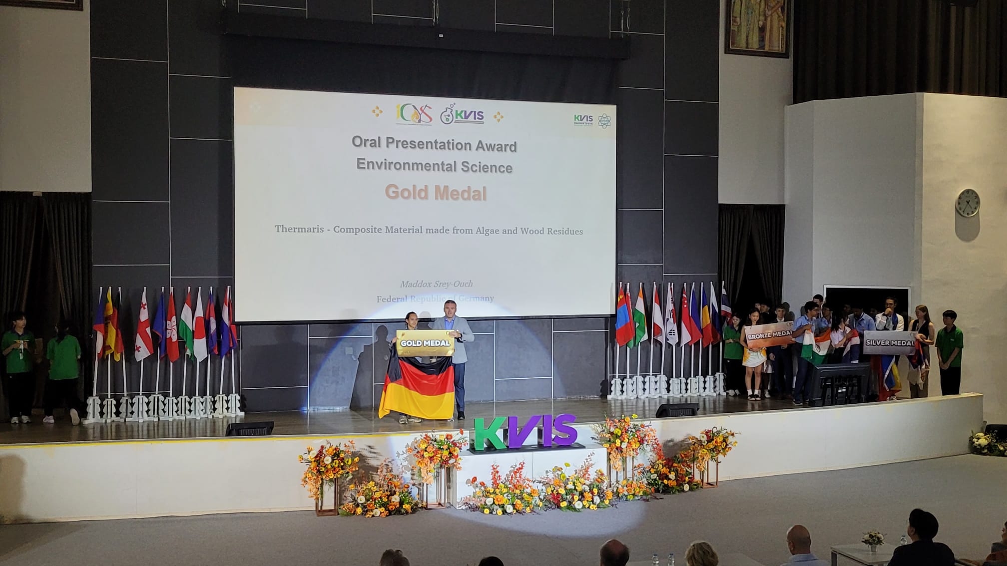 Maddox Srey-Ouch holt Goldmedaille für Deutschland bei der International Conference of Young Scientists
